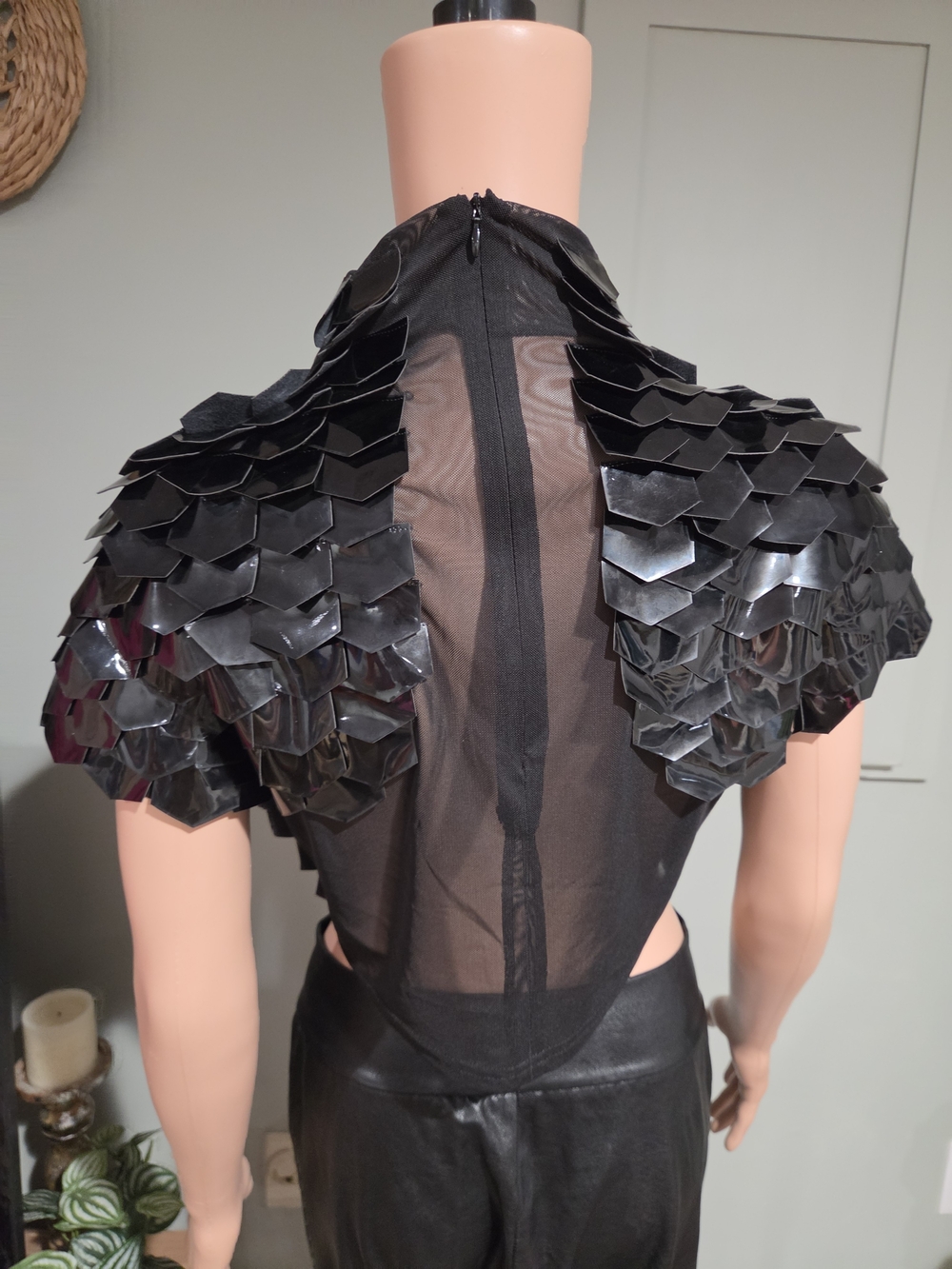 AKIRA In Bloom Black Faux Leather Floral Crop Top Size Large NWT - Picture 6 of 16